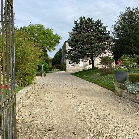 Domaine De La Perthuiserie Saint-Porchaire Bagian luar foto